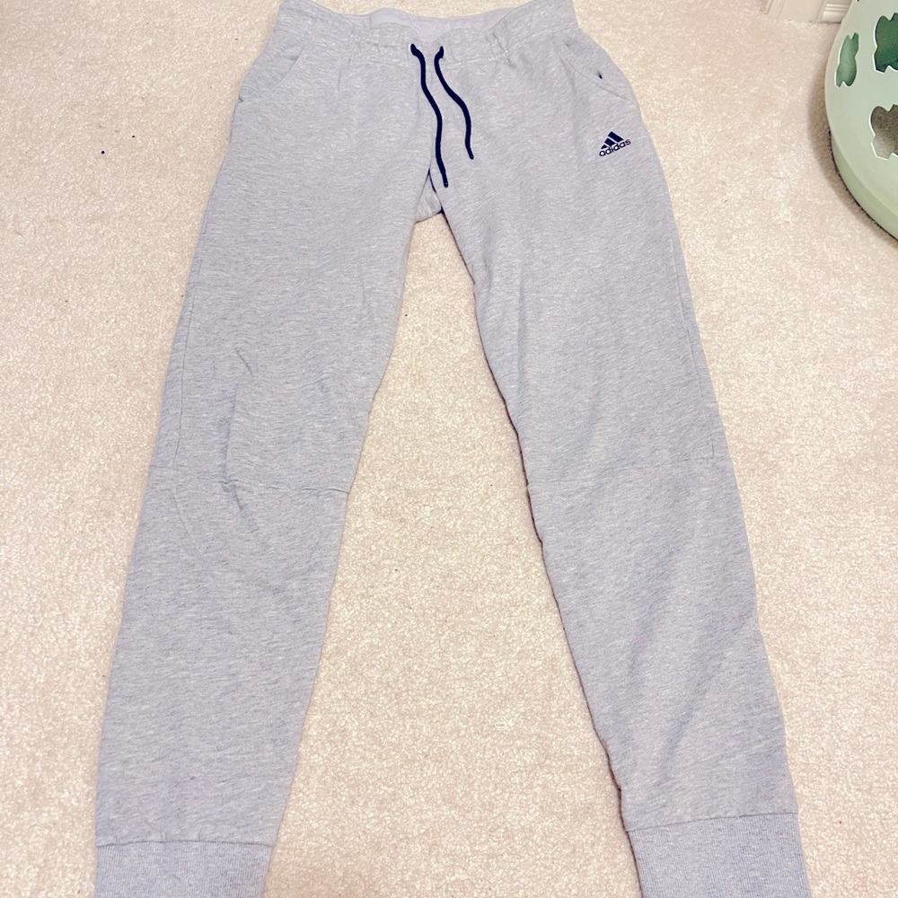 Adidas grey sweats woman’s size small
